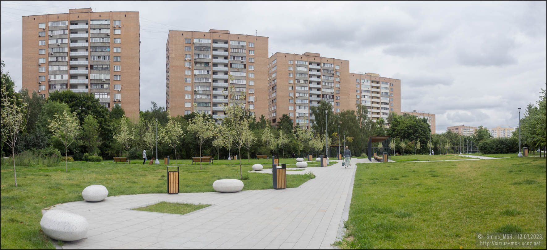 2023-07-12, ч. 3. Сквер вдоль Пролетарского проспекта в 1-м кв.  Ленина-Дачного. 21 фото. - 30 Июля 2023 - Московские парки. Неофициальный  фотосайт-путеводитель